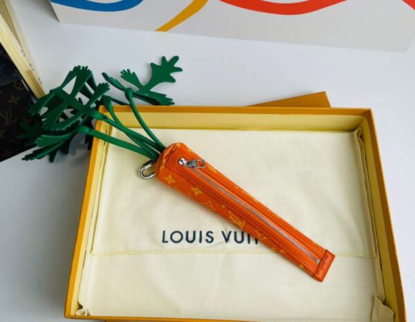 Louis Vuitton Carrot Pouch
