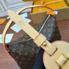 Louis Vuitton Slouch PM Shoulder Bag - 图片 10