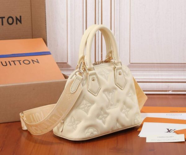 Louis Vuitton Alma bb
