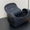 Louis Vuitton Toiletry Bag - 图片 9
