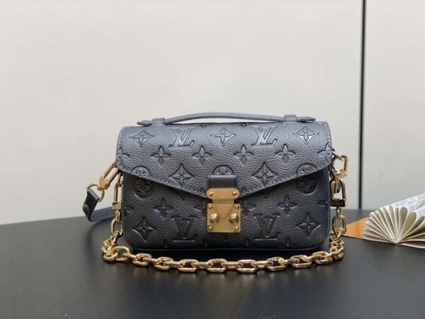 Louis Vuitton Pochette Métis East West