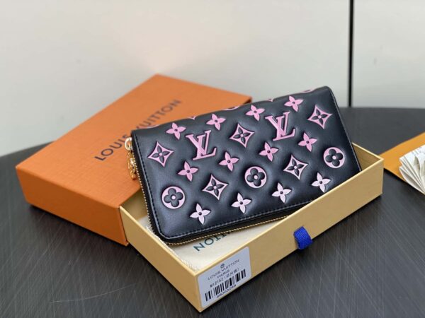 Louis Vuitton Zippy Wallet