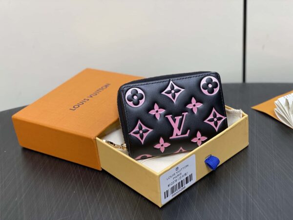 Louis Vuitton Cartera Lou