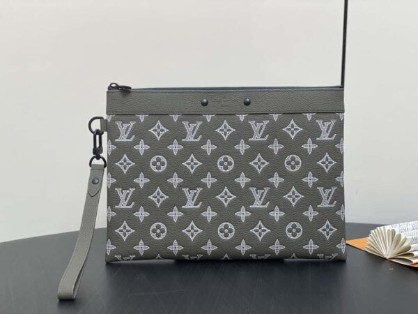 Louis Vuitton Pochette To-Go