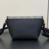 Louis Vuitton Pulse Wearable Wallet - 图片 4