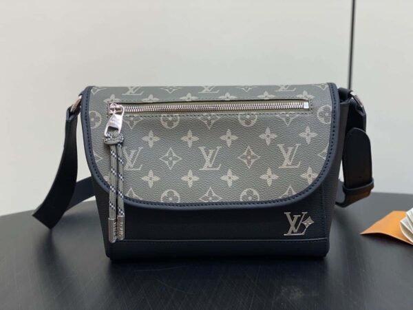 Louis Vuitton Pulse Messenger