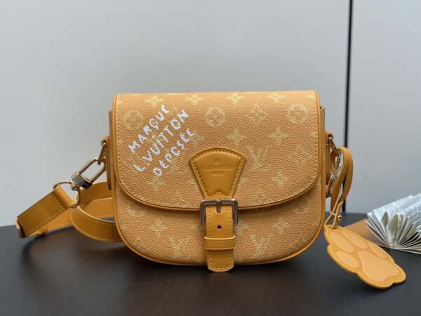 Louis Vuitton Montsouris Messenger