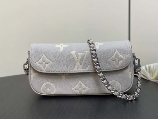Louis Vuitton Wallet on Chain Ivy