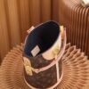 Louis Vuitton Monogram Duffel Bag - 图片 3