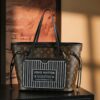 Louis Vuitton Neverfull Inside Out MM - 图片 3