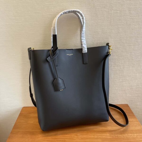 YSL shopping saint laurent toy in leather