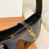 YSL le 5 à 7 in patent leather - 图片 8