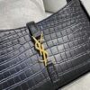YSL le 5 à 7 in crocodile-embossed shiny leather - 图片 6
