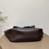 YSL le 5 à 7 bea in grained leather - 图片 5