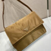 Prada Traveller Re-Nylon large padded shoulder bag - 图片 4