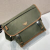 Prada Large Re-Nylon and suede shoulder bag - 图片 4