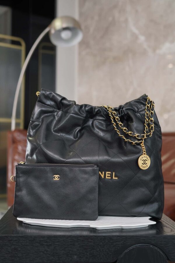 CHANEL 22 Handbag