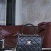 CHANEL Mini Flap Bag with Top Handle - 图片 2