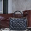 CHANEL Mini Flap Bag with Top Handle - 图片 6